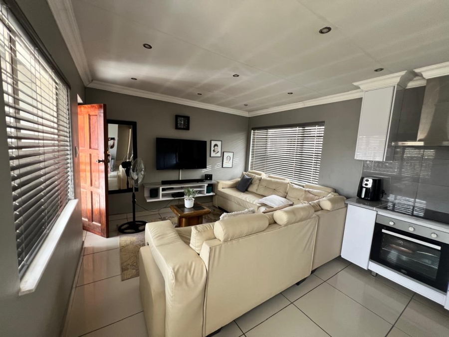 5 Bedroom Property for Sale in Blomanda Free State